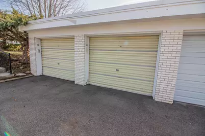 4915 W Colonial Ct, Greenfield, WI 53220 - Photo 25