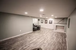 4915 W Colonial Ct, Greenfield, WI 53220 - Photo 29