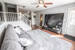 4915 W Colonial Ct, Greenfield, WI 53220 - Photo 17