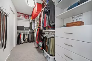 1975 N Riverwalk Way, Milwaukee, WI 53212 - Photo 9