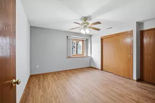 W240n2500 E Parkway Meadow Cir, Pewaukee, WI 53072 - Photo 17