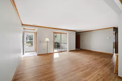 W240N2500 E Parkway Meadow Cir #4, Pewaukee, WI 53072 - Photo 5