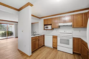 W240n2500 E Parkway Meadow Cir, Pewaukee, WI 53072 - Photo 7