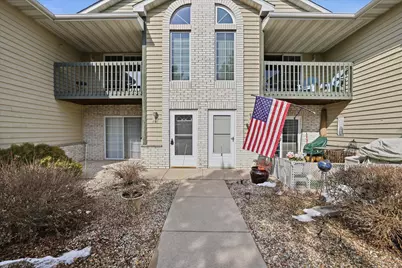 W240N2500 E Parkway Meadow Cir #4, Pewaukee, WI 53072 - Photo 25
