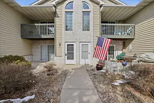 W240n2500 E Parkway Meadow Cir, Pewaukee, WI 53072 - Photo 25