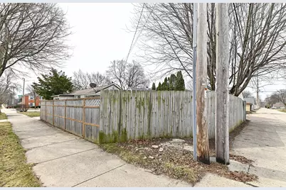 8802 W Center St, Milwaukee, WI 53222 - Photo 31