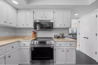 2626 W Ranch Rd, Mequon, WI 53092 - Photo 9