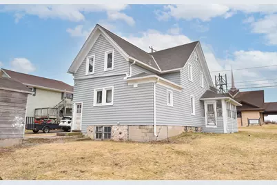 825  Fredonia Ave, Fredonia, WI 53021 - Photo 3