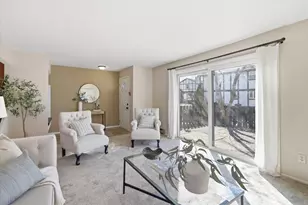 5270 Somerset Ln, Greenfield, WI 53221 - Photo 5