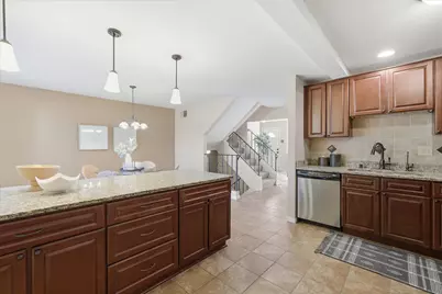 5270  Somerset Ln #S, Greenfield, WI 53221 - Photo 9