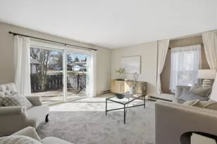 5270 Somerset Ln, Greenfield, WI 53221 - Photo 3