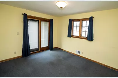 2629 S 94th St, West Allis, WI 53227 - Photo 21