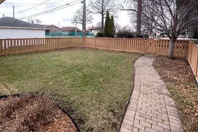 2629 S 94th St, West Allis, WI 53227 - Photo 5