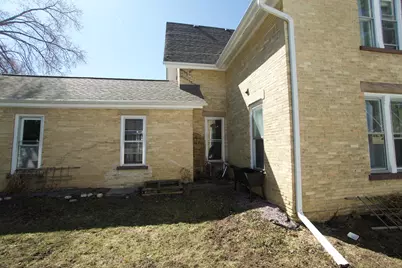 308  Kettle Moraine Dr, Slinger, WI 53086 - Photo 5