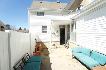 308  Kettle Moraine Dr, Slinger, WI 53086 - Photo 7