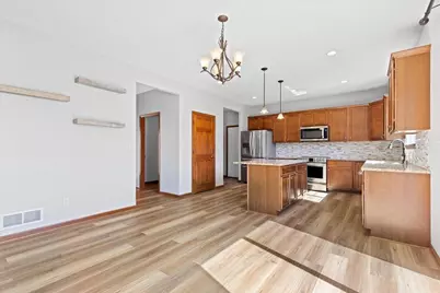 1711  Cloverview St, West Bend, WI 53095 - Photo 9