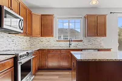 1711  Cloverview St, West Bend, WI 53095 - Photo 11