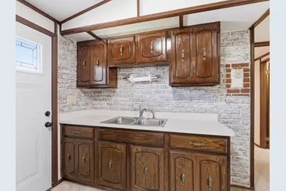 330  Kennedy St, Valders, WI 54245 - Photo 7