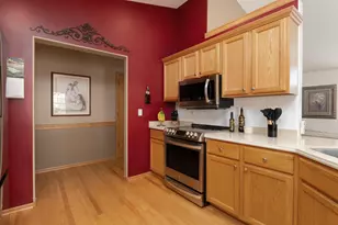 N29W22090 Kathryn Ct, Pewaukee, WI 53186 - Photo 9