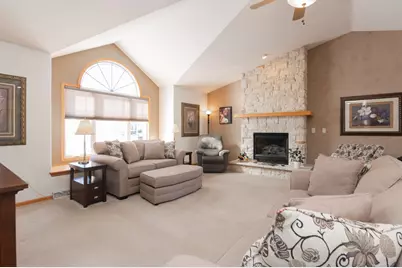 N29W22090  Kathryn Ct, Pewaukee, WI 53186 - Photo 5