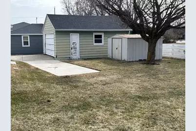 2221  Mayflower Ave, Sheboygan, WI 53083 - Photo 3