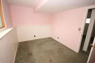 8645 S Riverton Rd, Oak Creek, WI 53154 - Photo 13