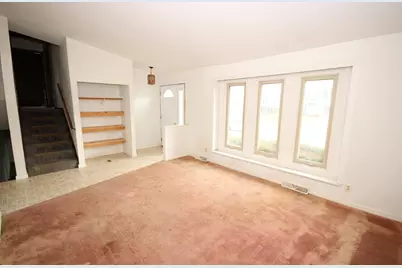 8645 S Riverton Rd, Oak Creek, WI 53154 - Photo 3