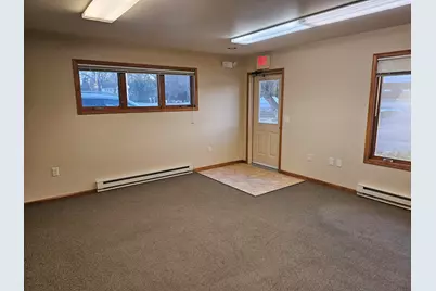 1925 N Rapids Rd, Manitowoc, WI 54220 - Photo 9