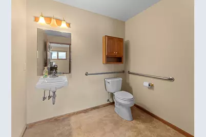 1925 N Rapids Rd, Manitowoc, WI 54220 - Photo 11