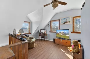 2024 W Grays Ln, Oak Creek, WI 53154 - Photo 9