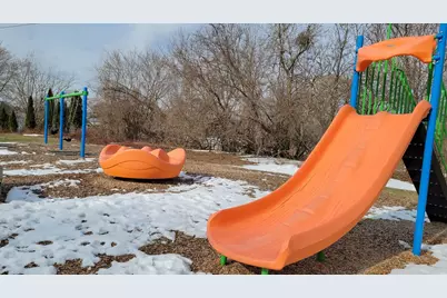 519  Riverview Dr, Manitowoc, WI 54220 - Photo 31