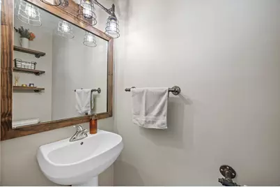 220 E Reservoir Ave, Milwaukee, WI 53212 - Photo 23