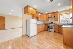 4858 S 26th St, Milwaukee, WI 53221 - Photo 5