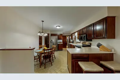 532 N Stevens Ave, Jefferson, WI 53549 - Photo 5