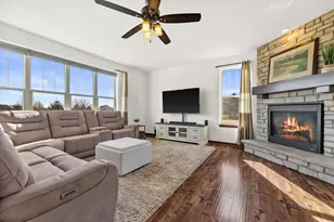 W222S3988 Timm Dr, Waukesha, WI 53189 - Photo 5