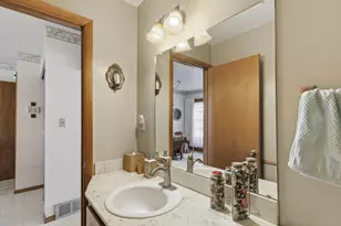 5302 Athens Ave, Racine, WI 53406 - Photo 9