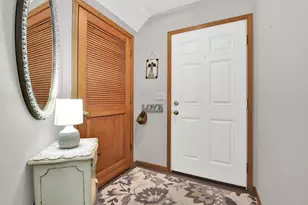 6940 S Rolling Meadows Ct, Oak Creek, WI 53154 - Photo 3