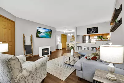 6940 S Rolling Meadows Ct, Oak Creek, WI 53154 - Photo 5