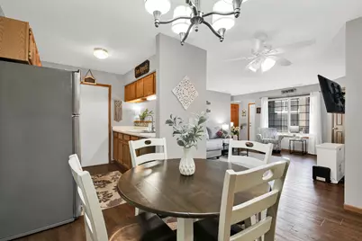 6940 S Rolling Meadows Ct, Oak Creek, WI 53154 - Photo 9