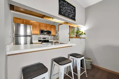 6940 S Rolling Meadows Ct, Oak Creek, WI 53154 - Photo 7