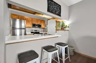 6940 S Rolling Meadows Ct, Oak Creek, WI 53154 - Photo 7