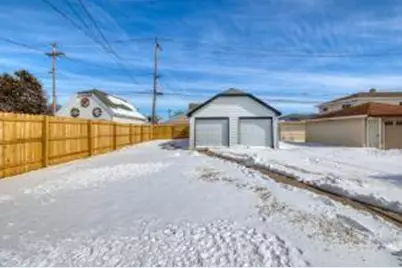 2338 S 98th St, West Allis, WI 53227 - Photo 5