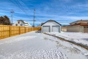 2338 S 98th St, West Allis, WI 53227 - Photo 5