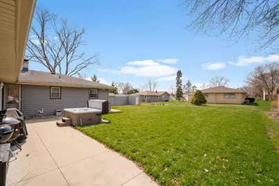 8125 S 58th St, Franklin, WI 53132 - Photo 23