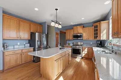 810  Black Squirrel Ct, Richfield, WI 53033 - Photo 9