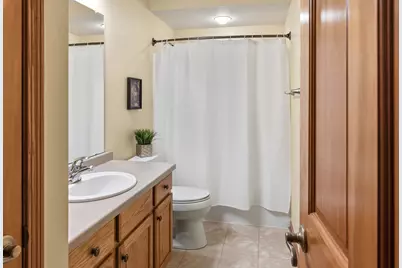 810  Black Squirrel Ct, Richfield, WI 53033 - Photo 29