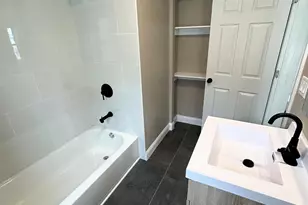 4370 N 25th St, Milwaukee, WI 53209 - Photo 11