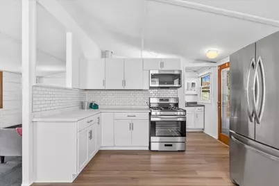 N96W16012  County Line Rd, Germantown, WI 53022 - Photo 5