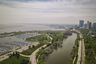 1660 N Prospect Ave, Milwaukee, WI 53202 - Photo 5