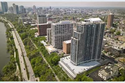 1660 N Prospect Ave #2002, Milwaukee, WI 53202 - Photo 3